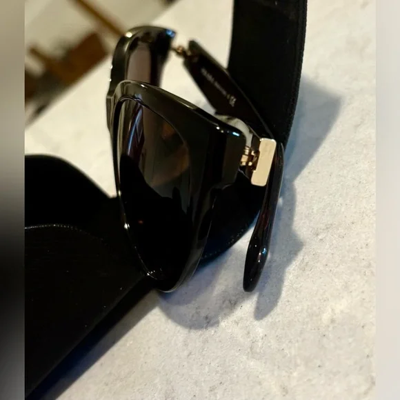 PRADA Tortoise Shell 🕶️ Sunglasses 👝🤎👜 - Picture 7 of 16